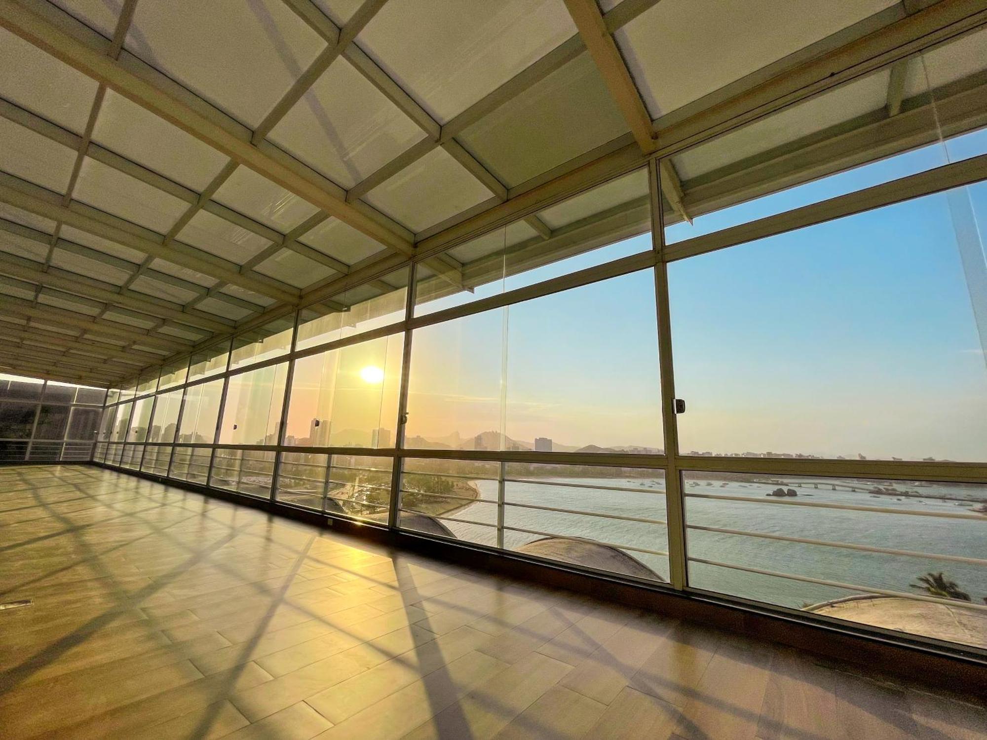 Hotel Senac Ilha Do Boi Vitória Exteriör bild The interior of the airport