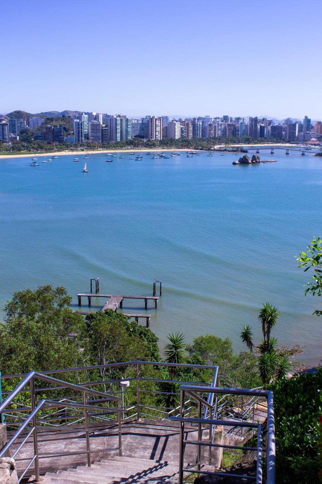 Hotel Senac Ilha Do Boi Vitória Exteriör bild View of the bay from the west
