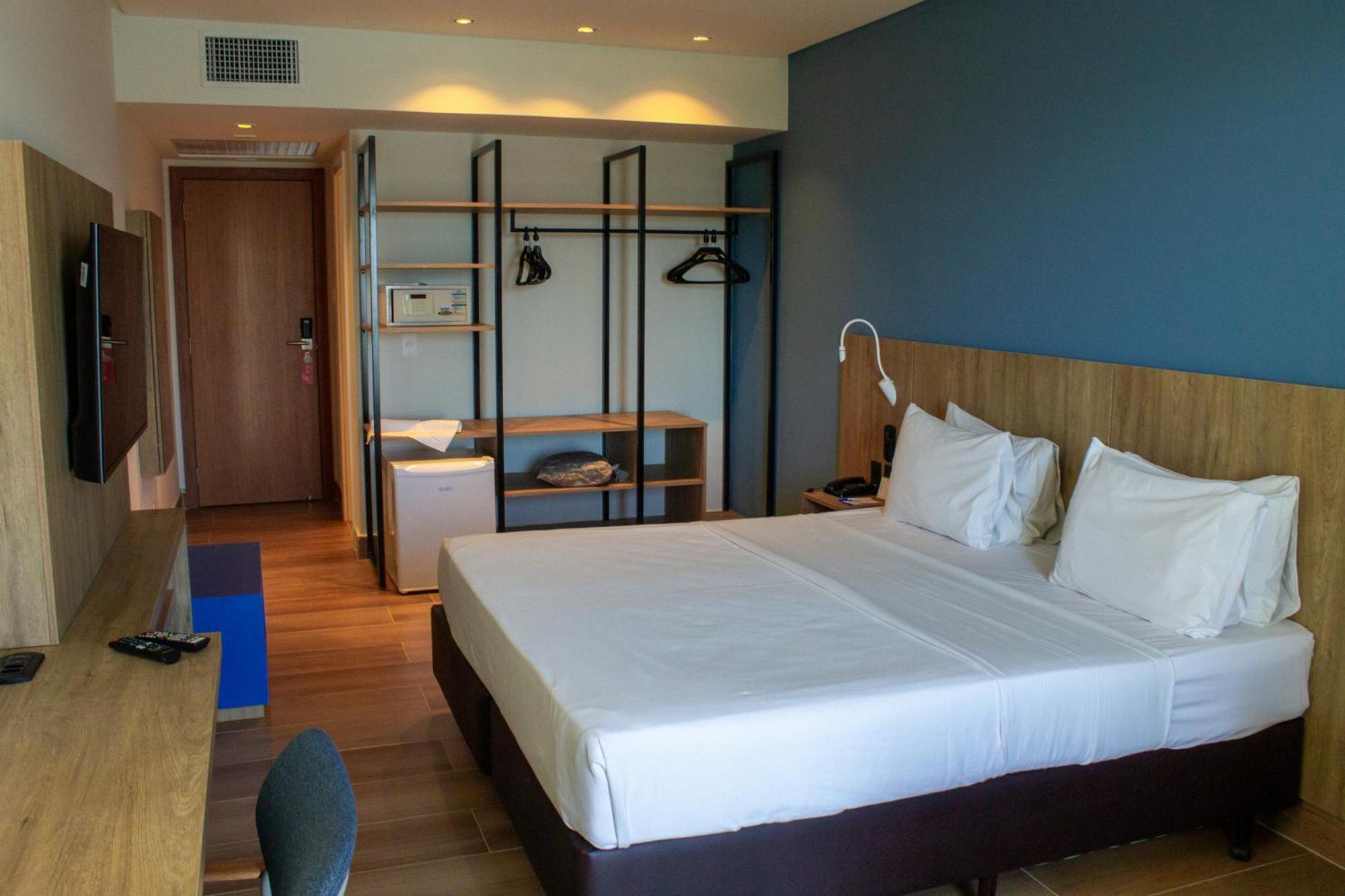 Hotel Senac Ilha Do Boi Vitória Exteriör bild A room at the hotel